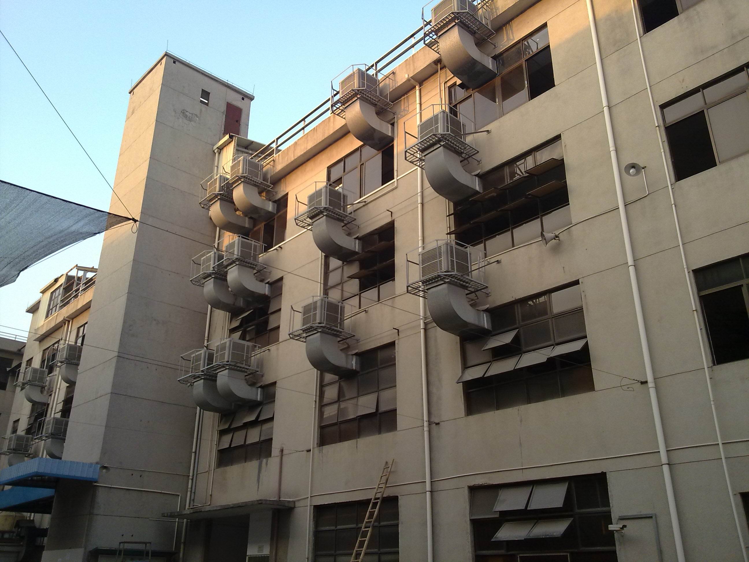 風(fēng)機(jī)+濕簾降溫設(shè)備 車間通風(fēng)降溫設(shè)備