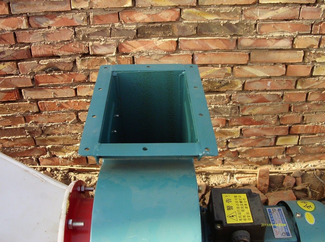 木炭煙氣從設(shè)備出口處排出效果