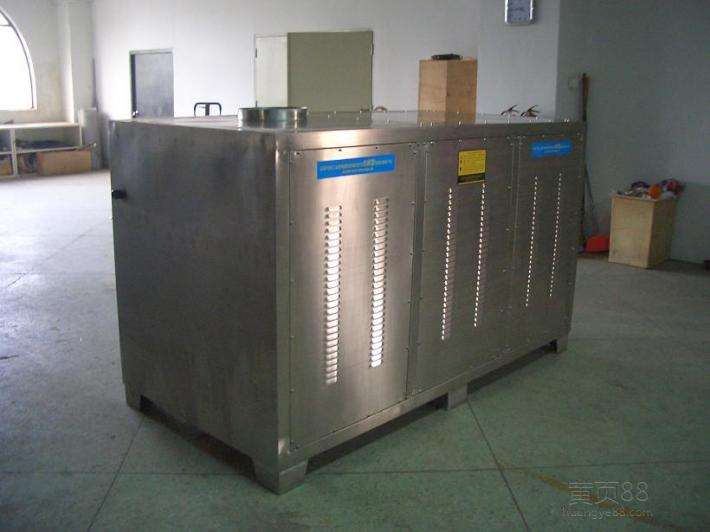 光解除臭模塊可根據(jù)風量及氣體濃度的大小，靈活配置光解氧化模塊的個數(shù)，采用抽屜式插拔安裝形式，配件統(tǒng)一，安裝及維護方便。備件可在線維護和更換，方便靈活。