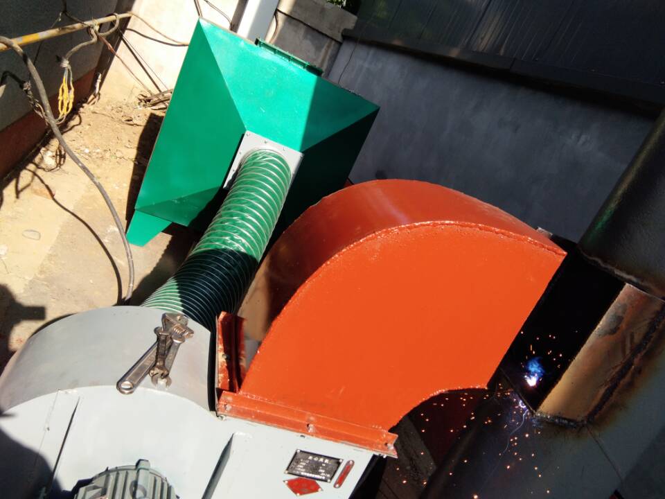 此處設(shè)計(jì)“溶媒吸附+活性炭吸附”的工藝流程進(jìn)行廢氣凈化，排放標(biāo)準(zhǔn)設(shè)計(jì)為近零排放，第三級設(shè)計(jì)VOC氣體凈化效率η3=95%。